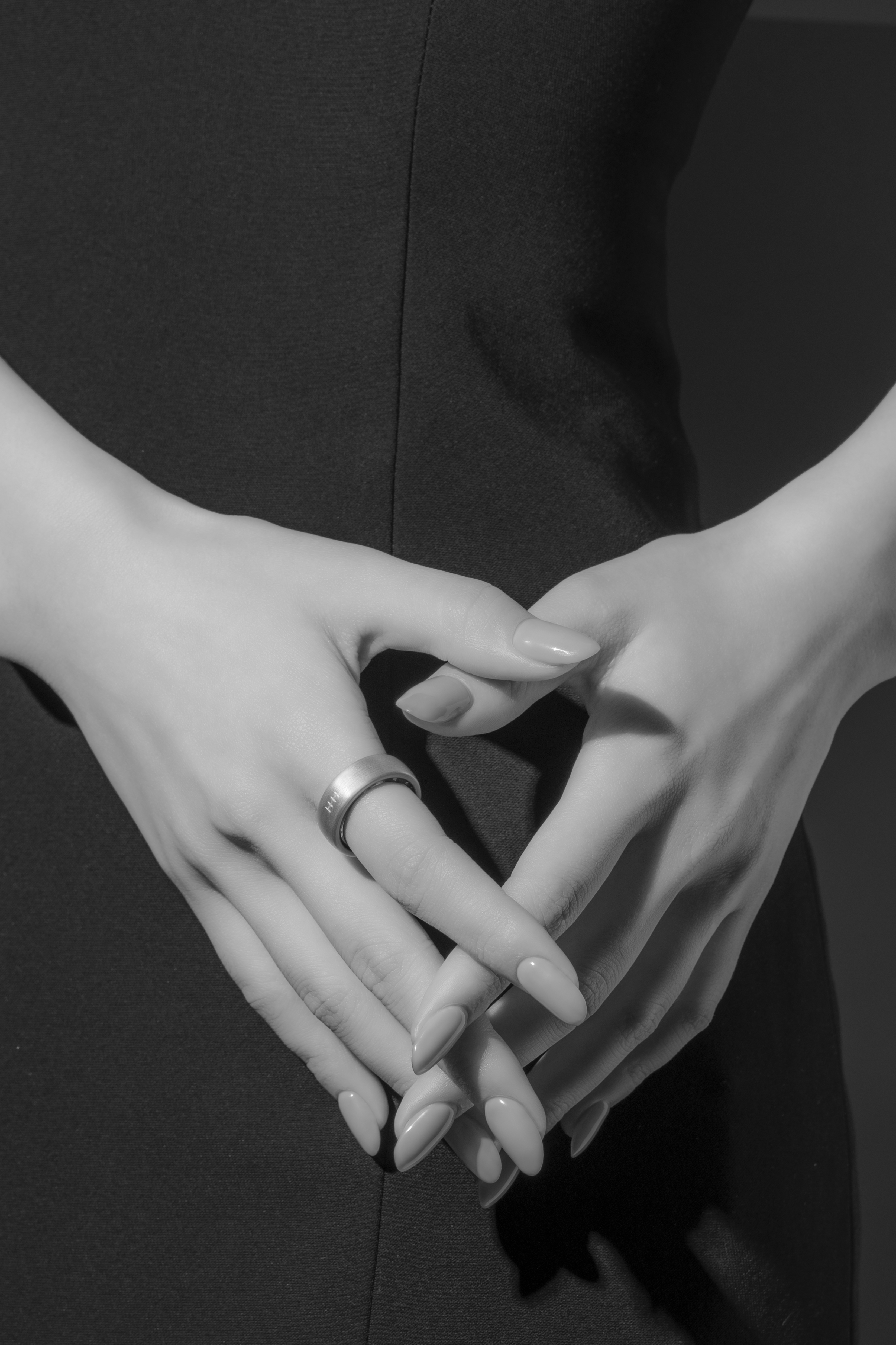 DR H TAIJI smart ring lifestyle photograph